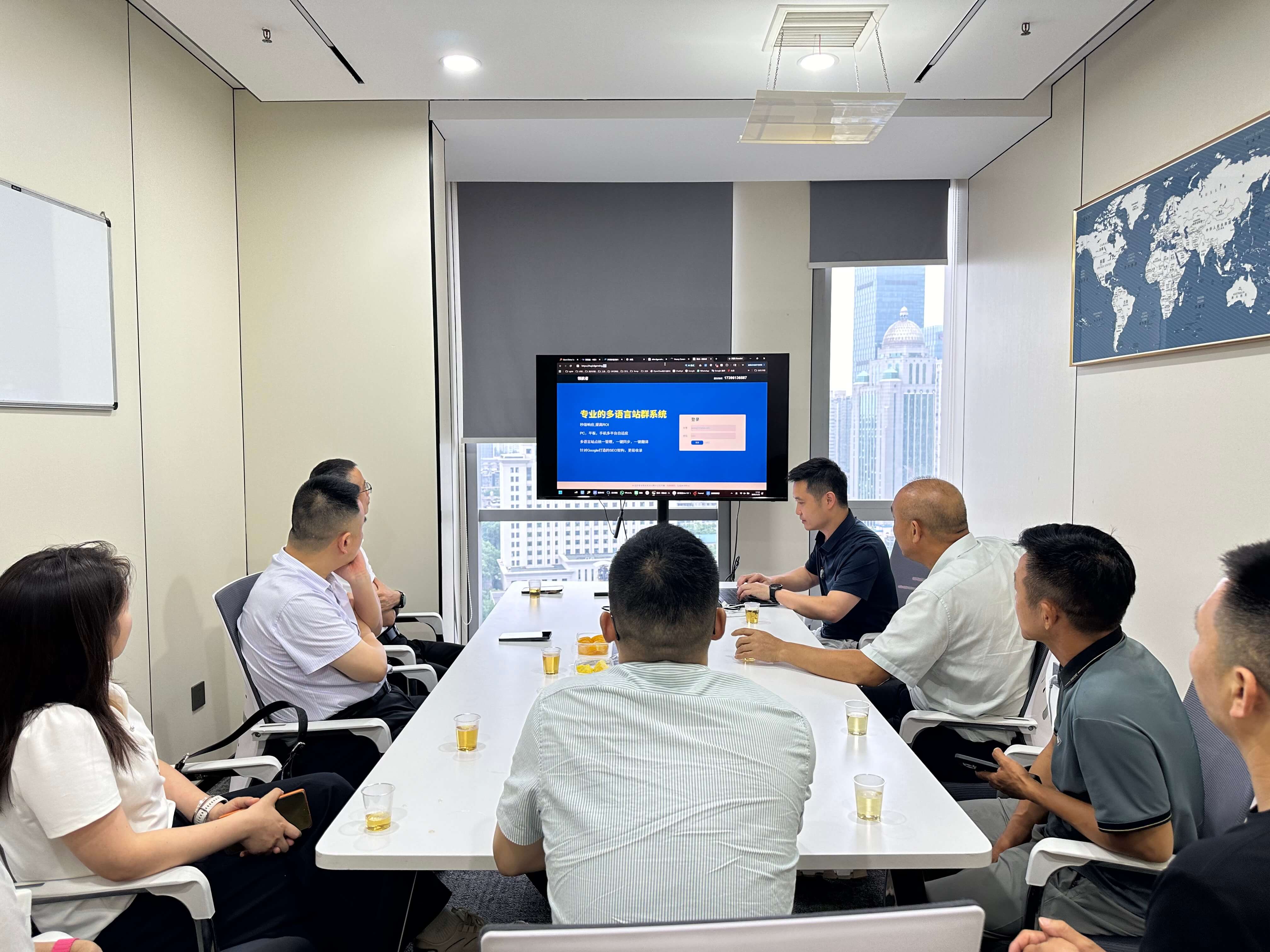 Leaders of Yuantan Town, Qianshan City Visit Wuhan Huyi Zhimao Technology for Inspection and Cooperation Negotiation 2